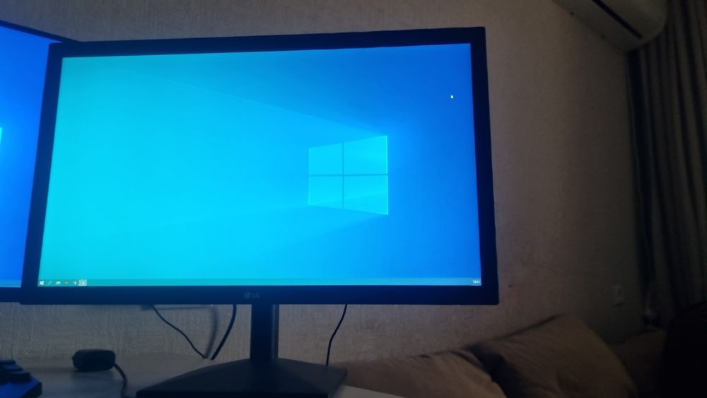 Мониторы LG MK400H в отличном состоянии