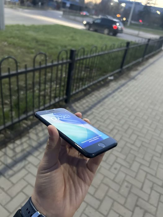 iPhone SE 2020 64гб 76% акб