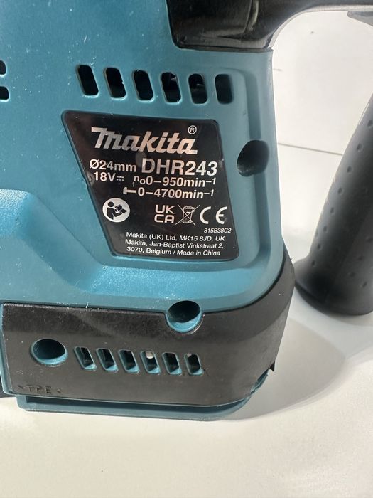 Makita DHR 243 totopercutor