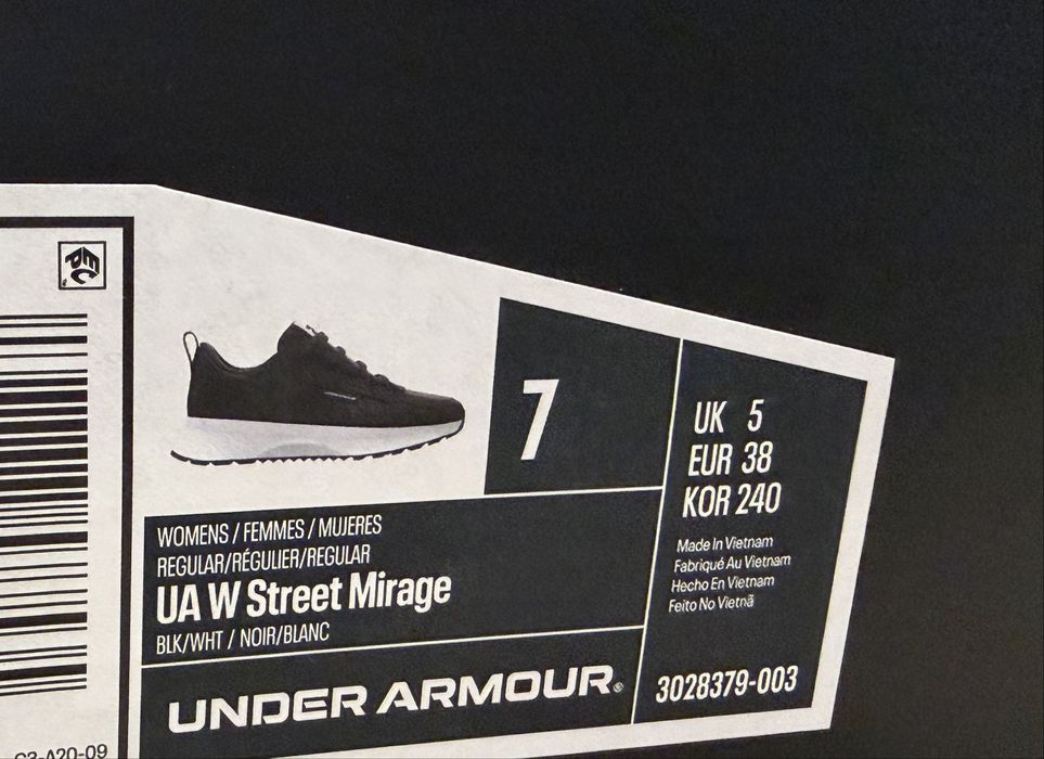 Оригинальные кроссовки Under Armour