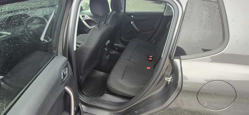 Peugeot 2008 1.2 Benzina 2016 Rate sau Cash