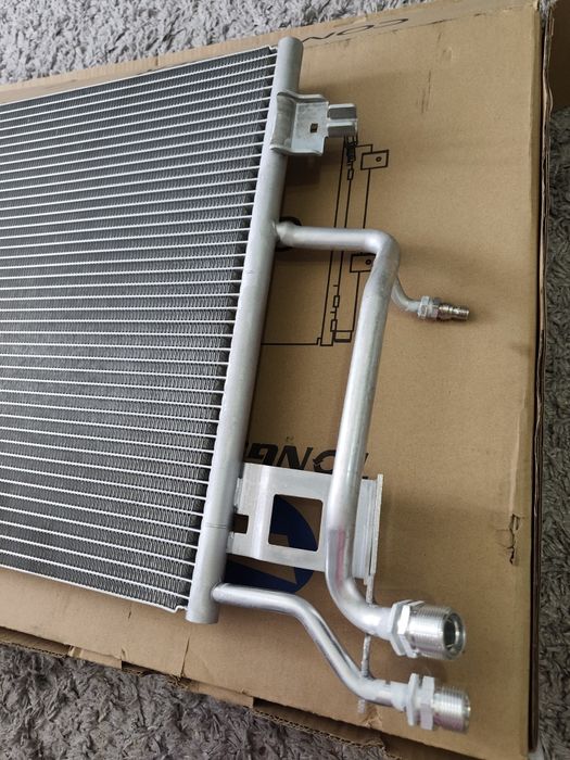 Продам радиатор кондиционера новый