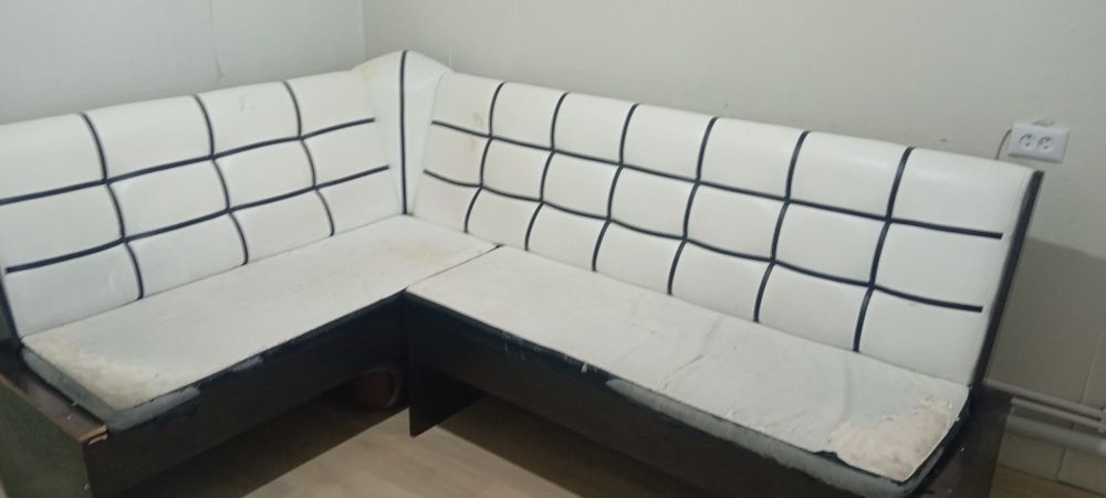 Продам кухонный уголок