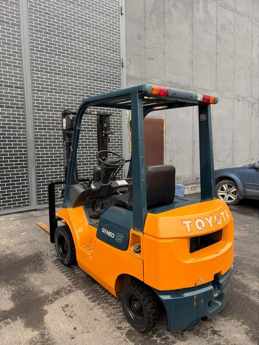 Погрузчик TOYOTA 7FG15