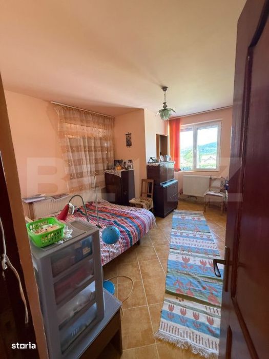 Casa P+1+M, 197 mp, teren 2.714 mp, zona Pucioasa