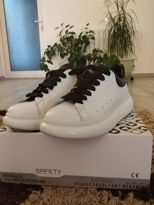 Vand adidasi eleganti marimea 40