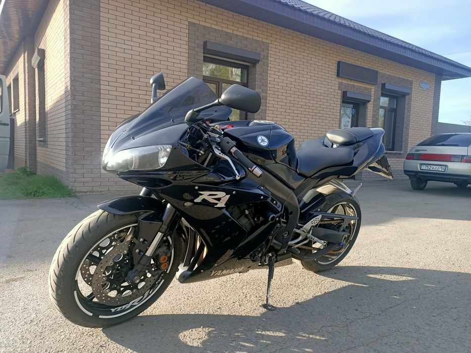 Спортбайк Yamaha R1