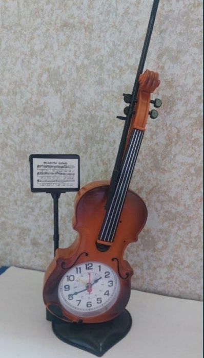 Сувенир  Скрипка  Часы