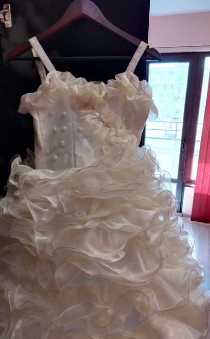 Шаферска рокля с обръч