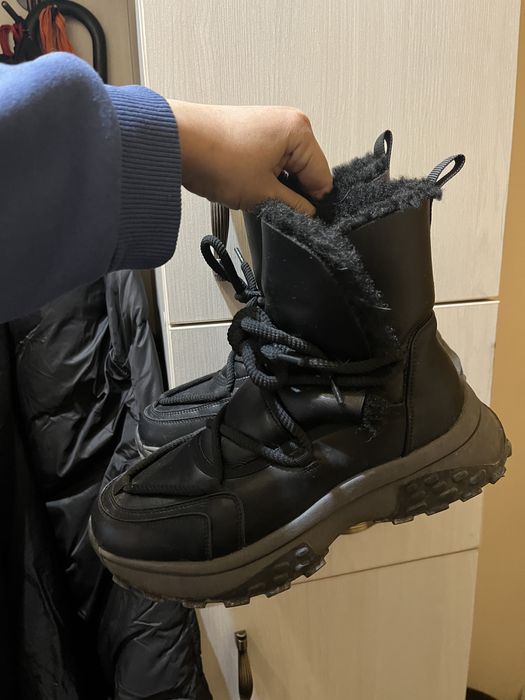 Продам черные дутики