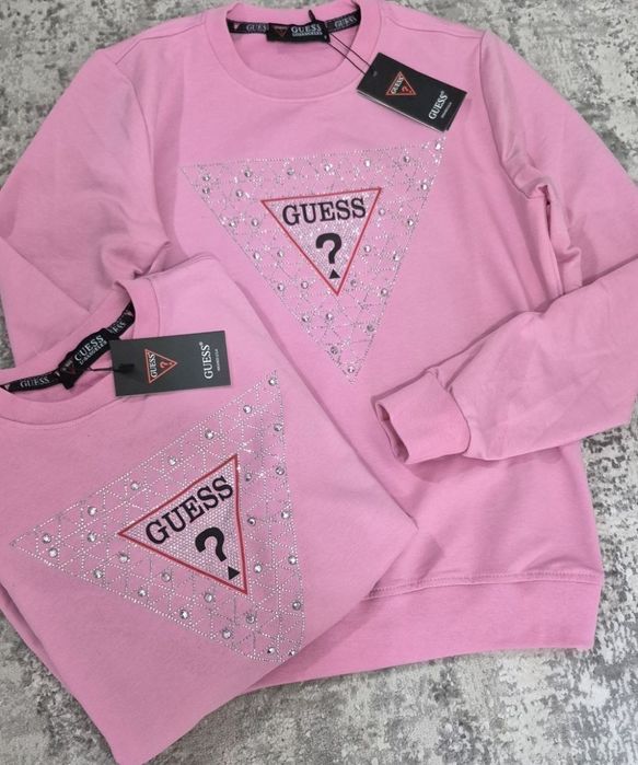 Bluza Guess 
Marimi  S L XL XXL 
Preț redus 120 lei