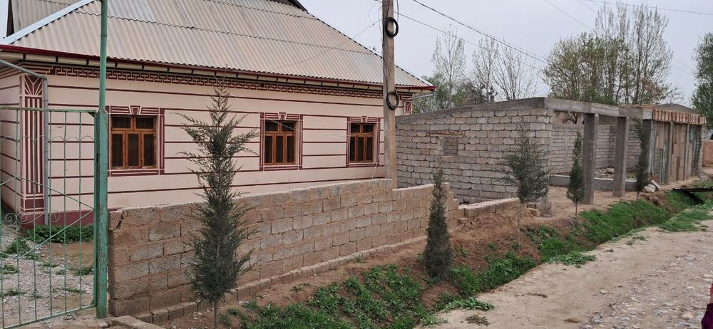 SROCHNI! UY SOTILADI! 50o'rinli bog'cha, issiqxona va do'konlari bilan