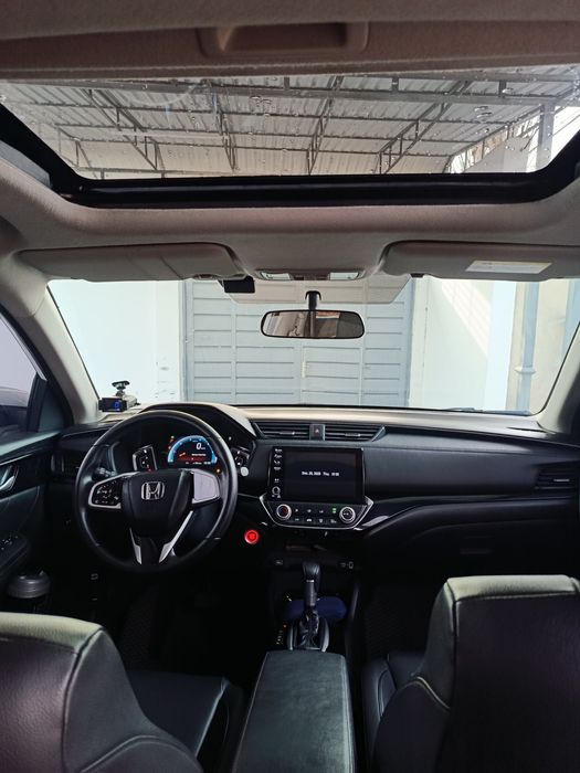 Honda krayder 1.0 turbo sotiladi