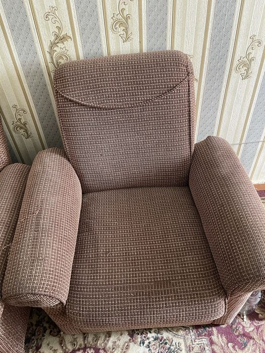 Продается диван и кресло