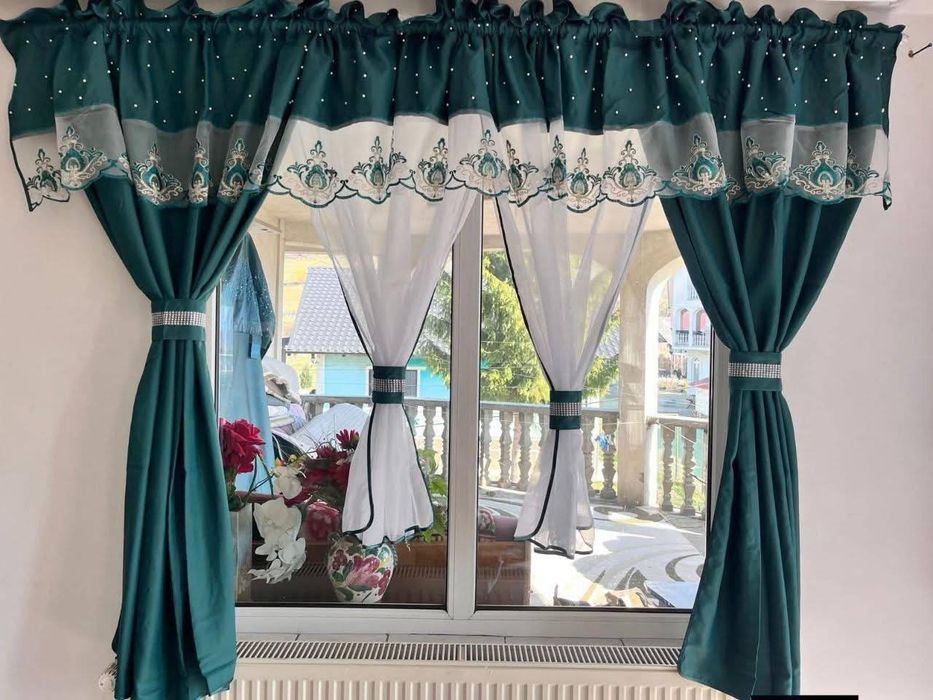 Set perdea si draperie