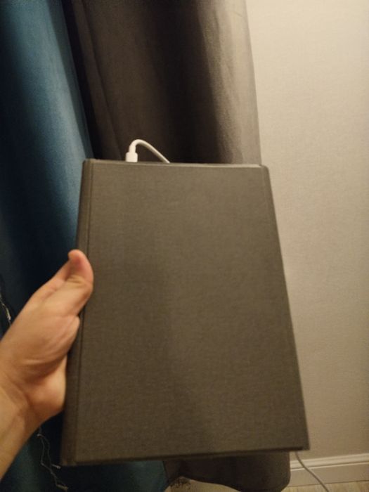 Наушники и планшет