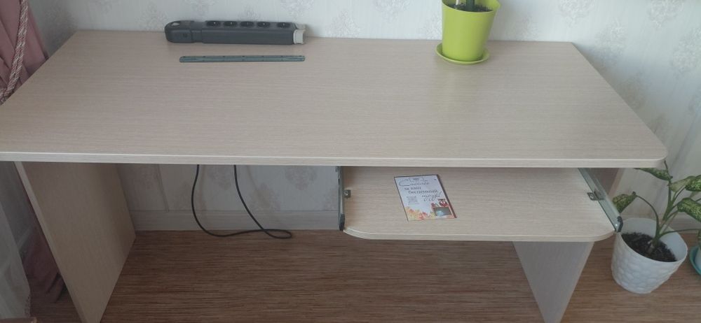 Стол офисный, компьютерный