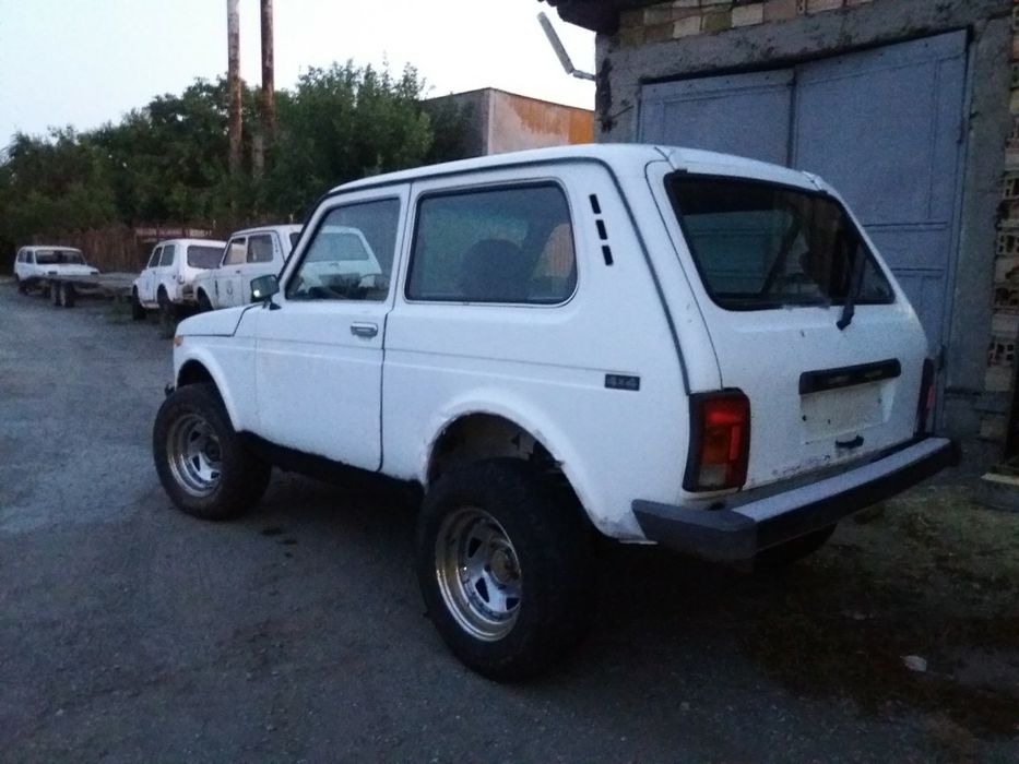 Лада Нива Lada Niva 1.7i
