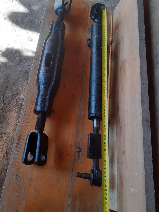 Vând cilindru de direcție