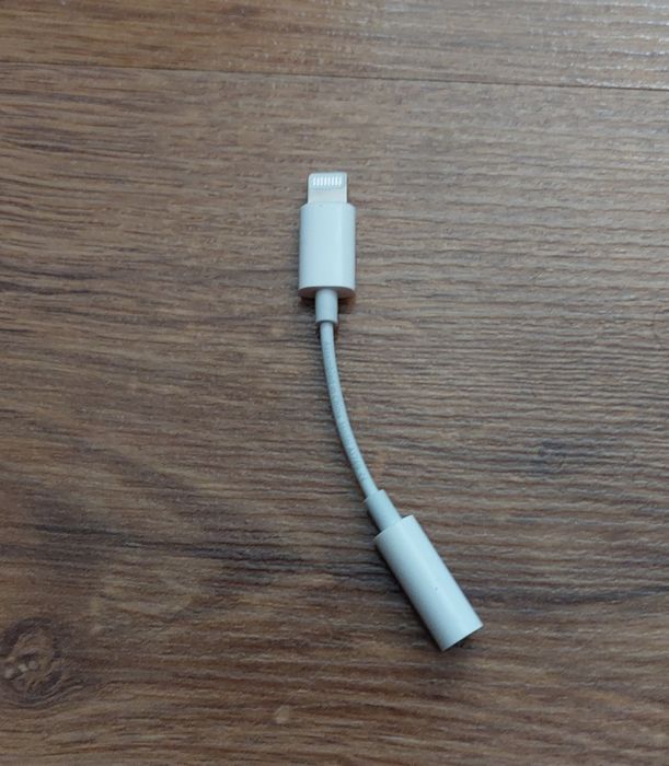 Оригинални аксесоари за IPhone