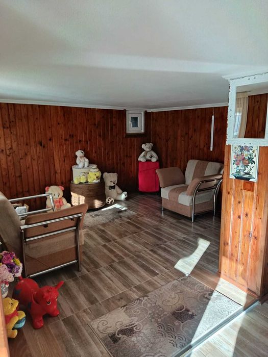 Casa cu garaj, foisor, loc de relaxare acoperit. Direct proprietar