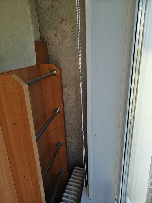 Двухъярусную кровать с матрасами
