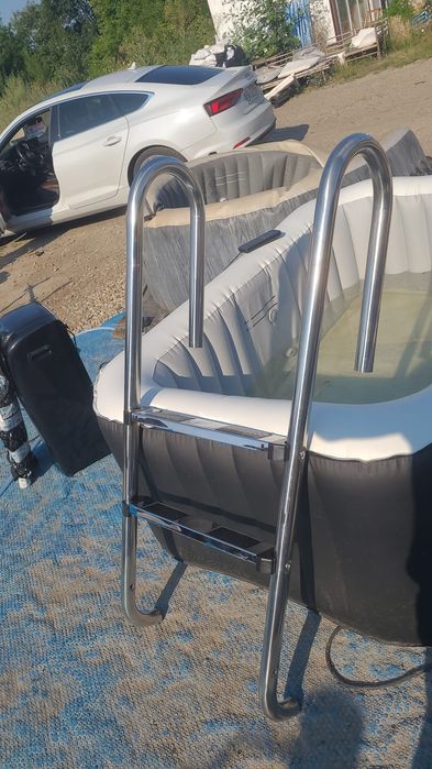 Scara piscina de inox pt piscina zidita cu 3 trepte lipsește o treaptă preț 350lei