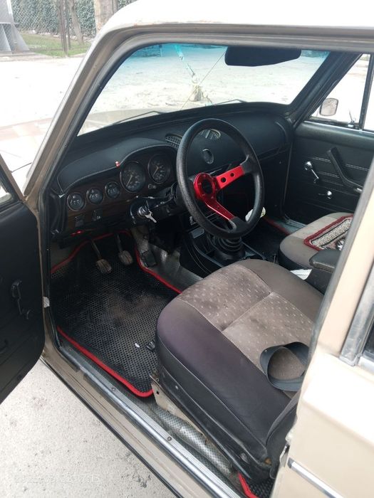 Vaz 2106 metan gaz bor srochna sotiladi