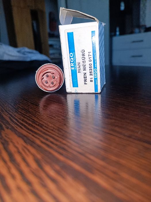 Датчик тормозов МАН