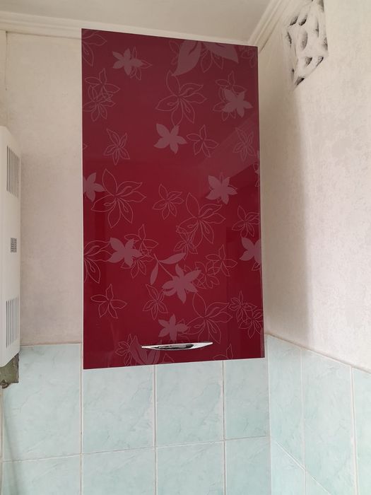 Продам кухонный  гарнитур из 6 предметов