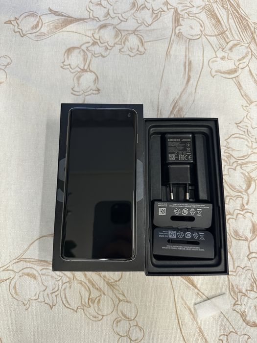 Samsung s10 8/128 2sim