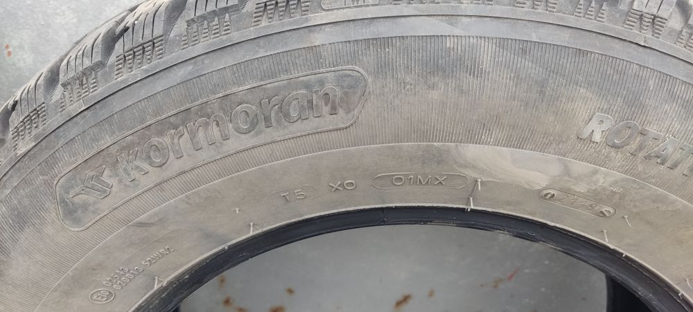 Зимние шины 215/70 r16