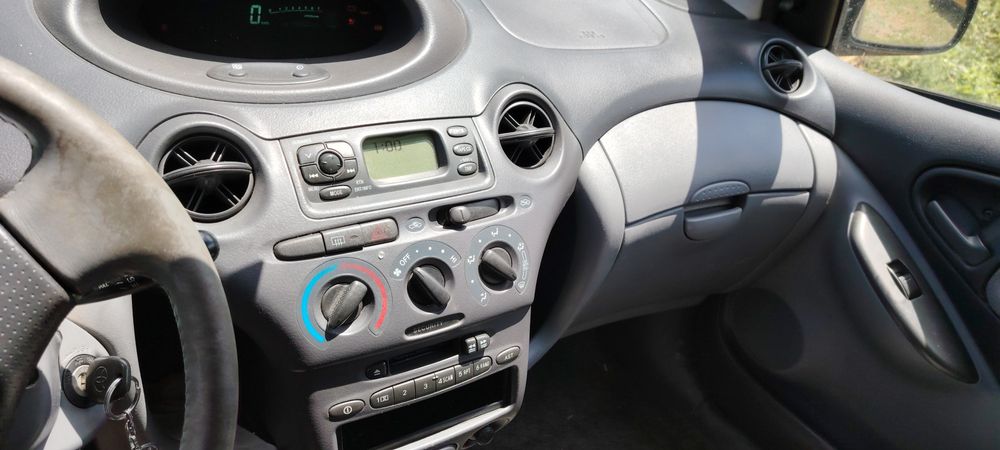 Продавам TOYOTA YARIS  1.0 VVT-i на Части!!
(0)