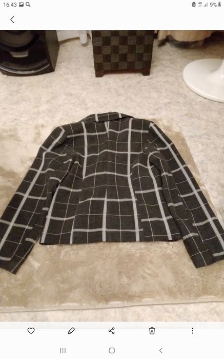Продам 2 женских пиджака