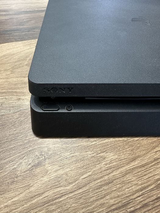 Playstation4 + Controller + un joc la alegere