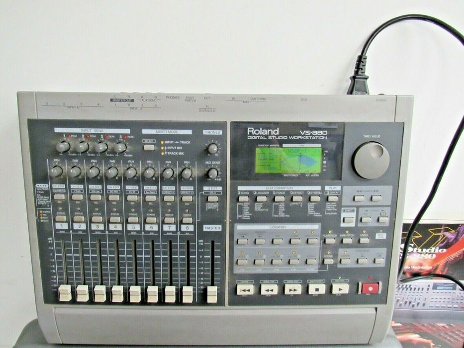 Портостудия Roland vs 880 срочно сотилади