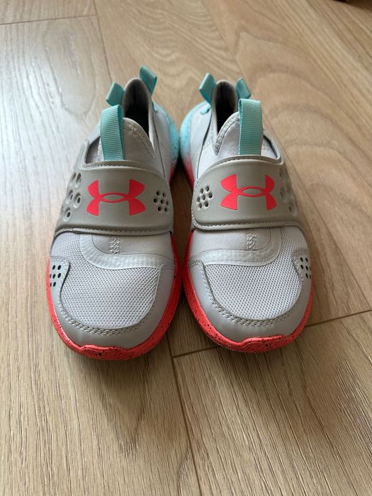 Продавам Чисто нови маратонки Under Armour