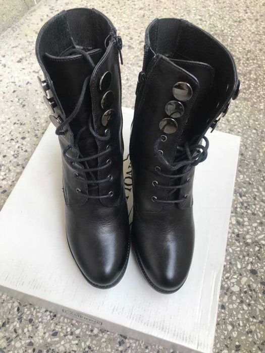 Дамски боти на ток CAMPIONE