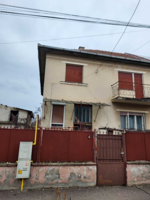 Casă cu etaj de vânzare în Satu Mare, zona Barițiu
