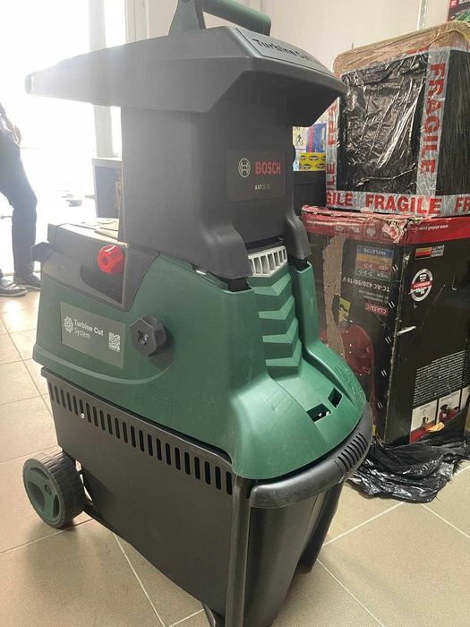 Tocător resturi vegetale Bosch AXT 25 TC 2500 W cu turbină