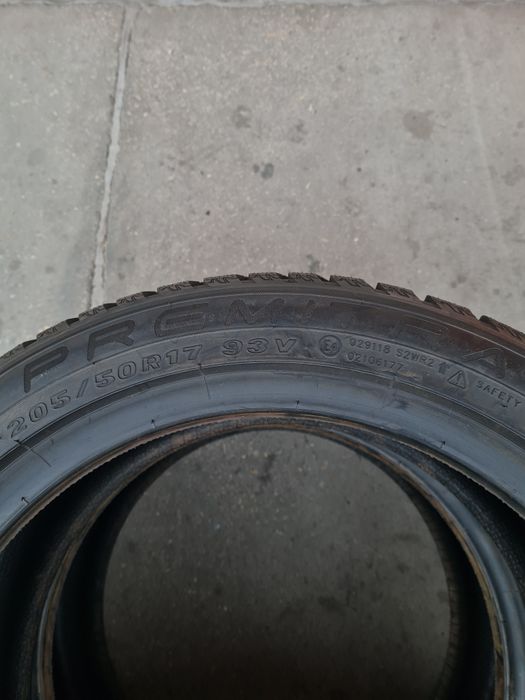 Нови зимни гуми 2 броя MAXXIS Premitra 205 50 R17