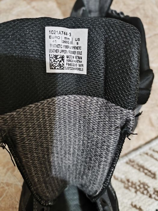 Кросовки ASICS черные, теплые