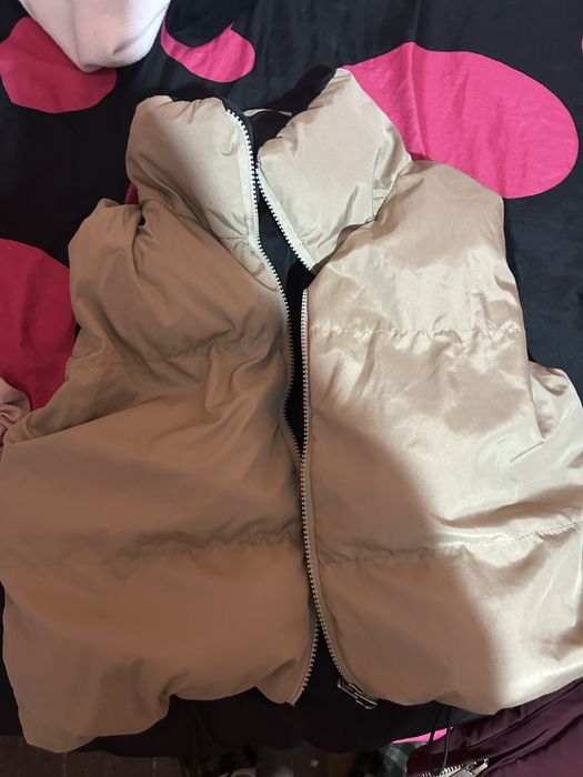 Продавам двулицев елек