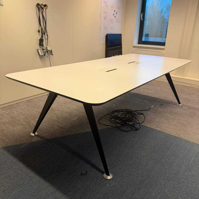 Birou modern DUBLU cu prize încorporate