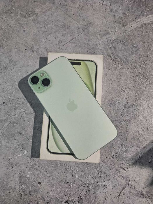 Телефон iPhone 15 Plus