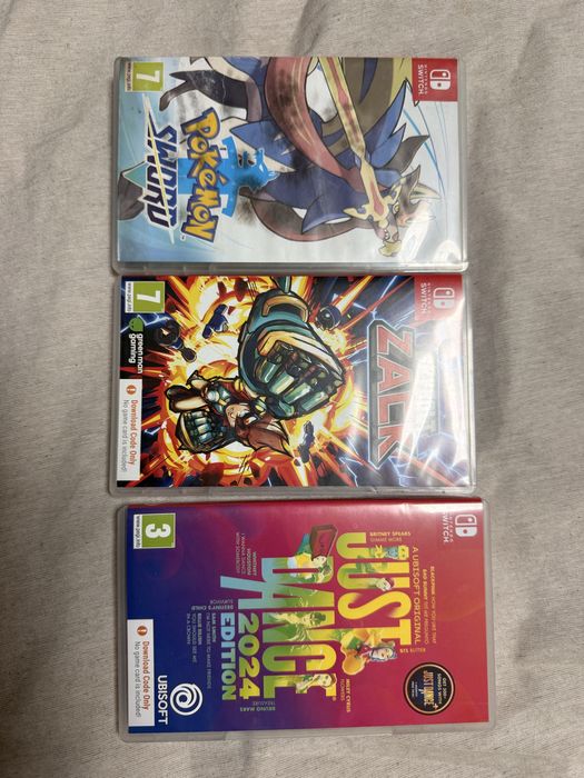 Nintendo Switch OLED с dock, аксесоари и игри