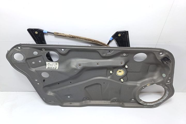 Macara usa stsnga fata 1J4837729BB Volkswagen VW Golf a 4-a generatie