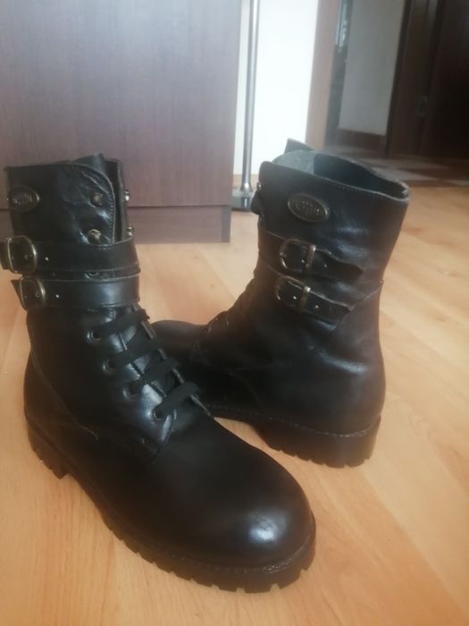 Дамски кубинки, черни, нови.