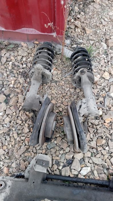 Продам запчасти на Ауди 80 б3