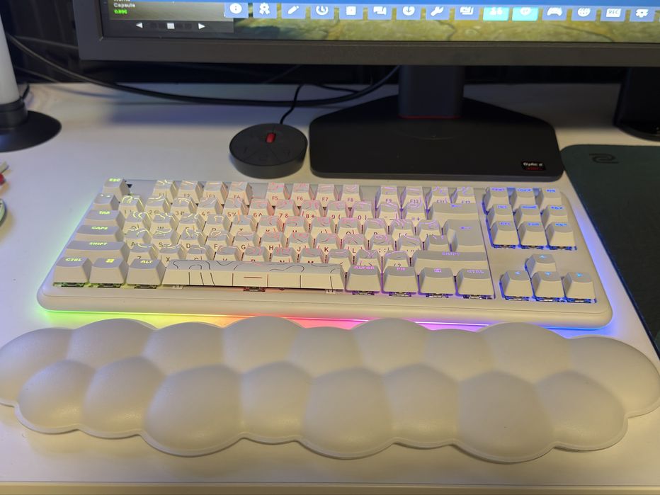 Logitech G715 TKL  Brown